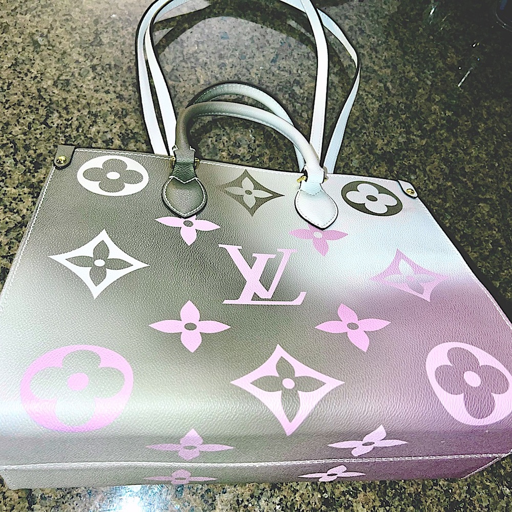 LV ON THE GO LOUIS VUITTON TOTE